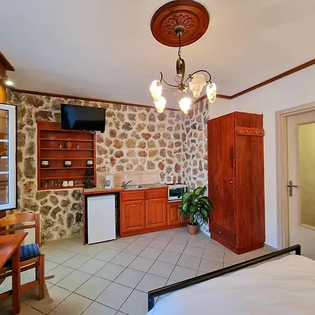 Vasilis Boutique Aparthotel