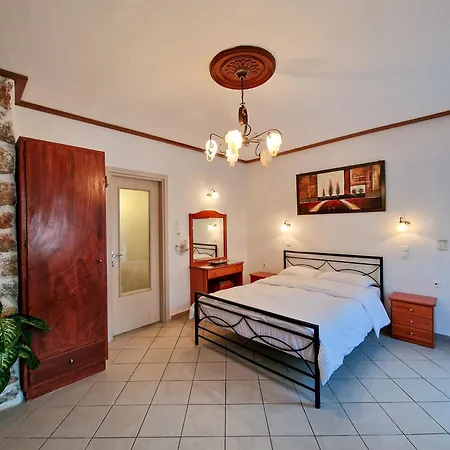 Vasilis Boutique Mirtiész